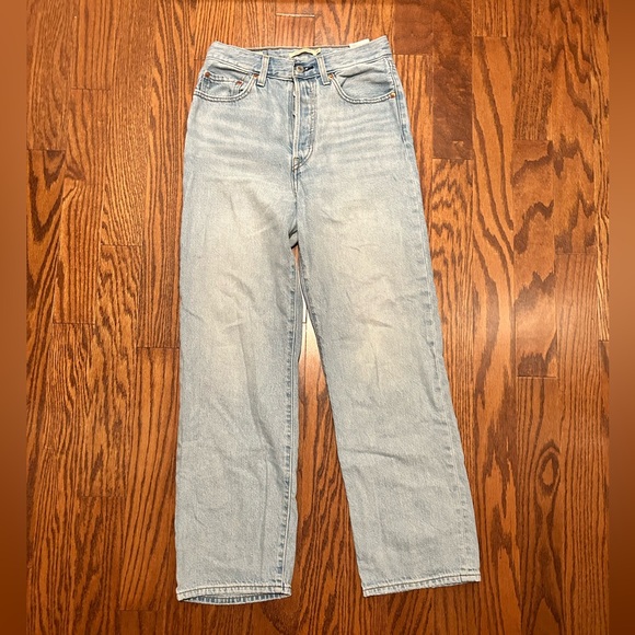 Levi Ribcage Straight - Picture 1 of 2